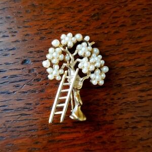 Pearl Tree Brooch by D'Orlan.